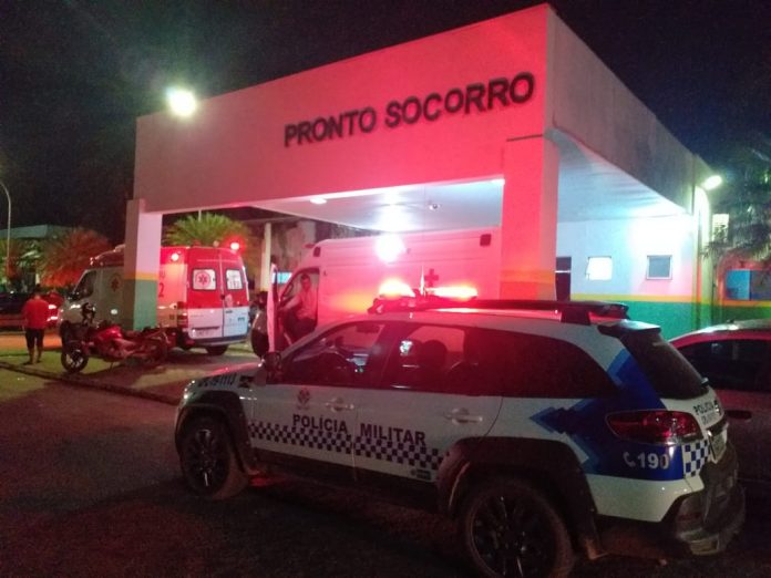 Mulher é executada a tiros na capital; filha da vítima foi baleada no ataque Mulher é executada a tiros na capital; filha da vítima foi baleada no ataque