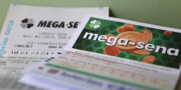 Nenhum apostador acerta Mega-Sena e prêmio acumula em R$ 6,5 milhões Nenhum apostador acerta Mega-Sena e prêmio acumula em R$ 6,5 milhões