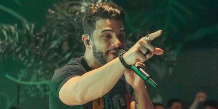 Cantor, Avine Vinny, do hit “Coração Cachorro” é preso após ameaçar ex-esposa Cantor, Avine Vinny, do hit “Coração Cachorro” é preso após ameaçar ex-esposa