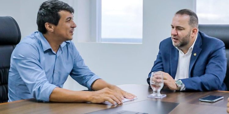 Dinheiro na conta: Deputado Alex Redano libera R$ 300 mil para a recuperação de estradas vicinais em Jaru Dinheiro na conta: Deputado Alex Redano libera R$ 300 mil para a recuperação de estradas vicinais em Jaru