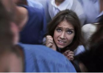 Como lidar com o medo de socializar, tão comum nos dias de hoje?