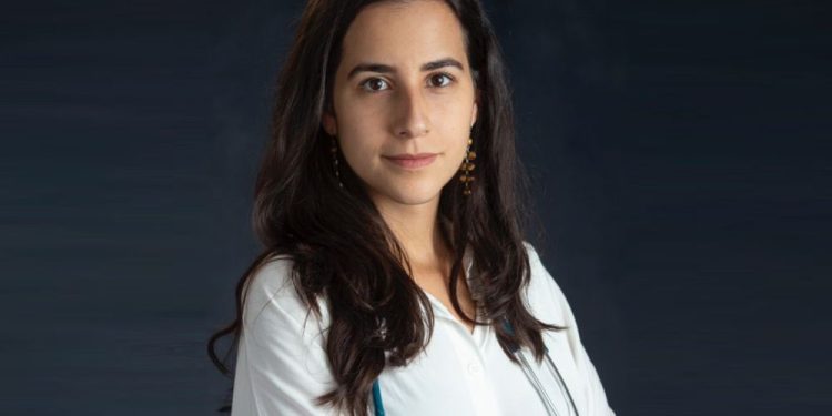 Livro de Ana Jannuzzi sobre a maternidade e cuidados com o bebê, se torna sucesso e referência para as futuras mamães