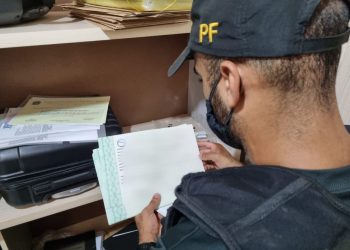 Polícia Federal deflagra operação para apurar falsificação de diplomas de cursos universitários