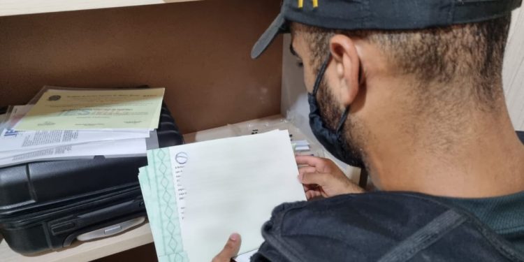 Polícia Federal deflagra operação para apurar falsificação de diplomas de cursos universitários
