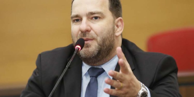 UBS Flor do Amazonas, em Candeias do Jamari, será reformada; recurso foi indicado pelo presidente Alex Redano UBS Flor do Amazonas, em Candeias do Jamari, será reformada; recurso foi indicado pelo presidente Alex Redano