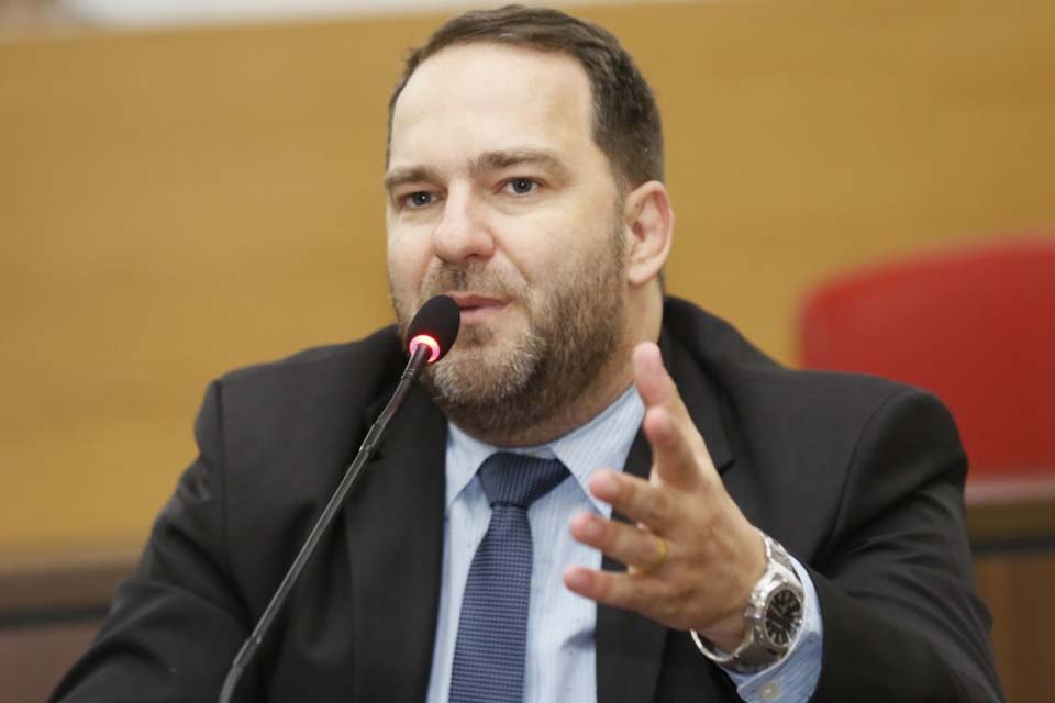 UBS Flor do Amazonas, em Candeias do Jamari, será reformada; recurso foi indicado pelo presidente Alex Redano UBS Flor do Amazonas, em Candeias do Jamari, será reformada; recurso foi indicado pelo presidente Alex Redano
