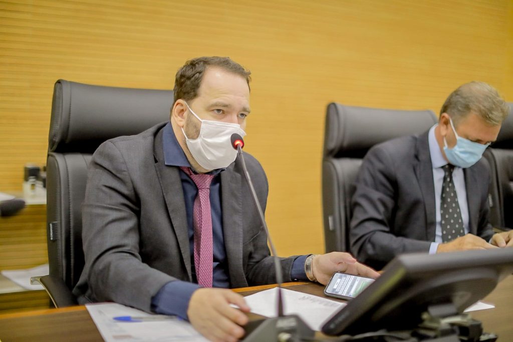 Presidente Alex Redano confirma repasse de R$ 7 milhões da Assembleia Legislativa para o DER fazer obras Presidente Alex Redano confirma repasse de R$ 7 milhões da Assembleia Legislativa para o DER fazer obras