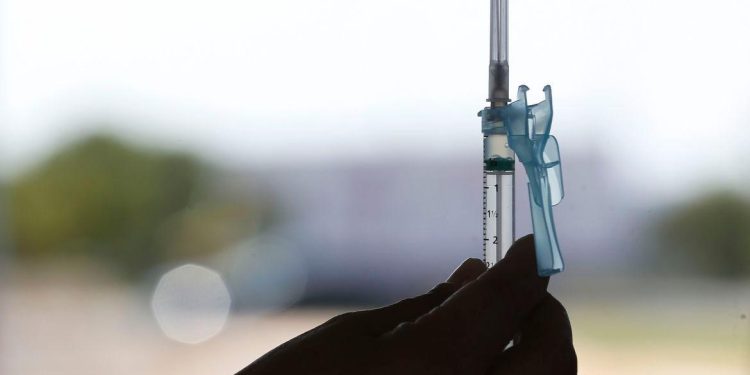 Audiência pública discute vacinação contra covid-19 em crianças