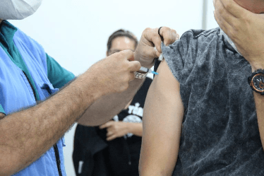 Agevisa reforça orientação da imunização simultânea para aumentar índice de imunizados em Rondônia Agevisa reforça orientação da imunização simultânea para aumentar índice de imunizados em Rondônia