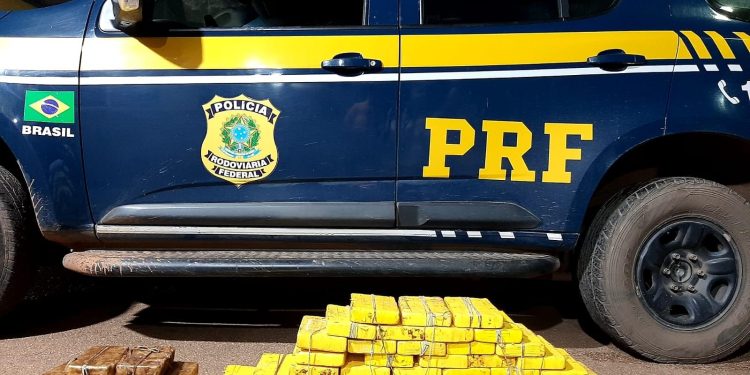 PRF intercepta carregamento de quase 60 quilos de cocaína em Porto Velho