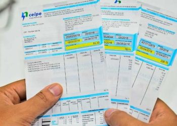 Consumidor paga R$ 20,7 bi de bandeira tarifária em 2021, mas fica devendo R$ 10,5 bi, diz Aneel