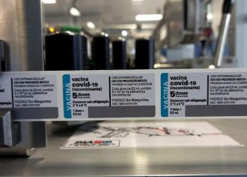 Fiocruz entrega 550 mil doses de vacina 100% brasileira