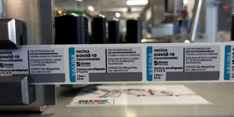 Fiocruz entrega 550 mil doses de vacina 100% brasileira