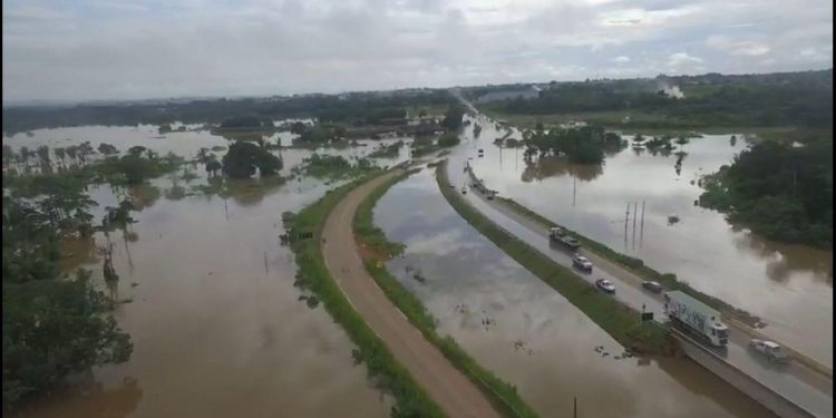 Imagens aéreas mostram dimensão da enchente do rio Jamari, em Ariquemes Imagens aéreas mostram dimensão da enchente do rio Jamari, em Ariquemes