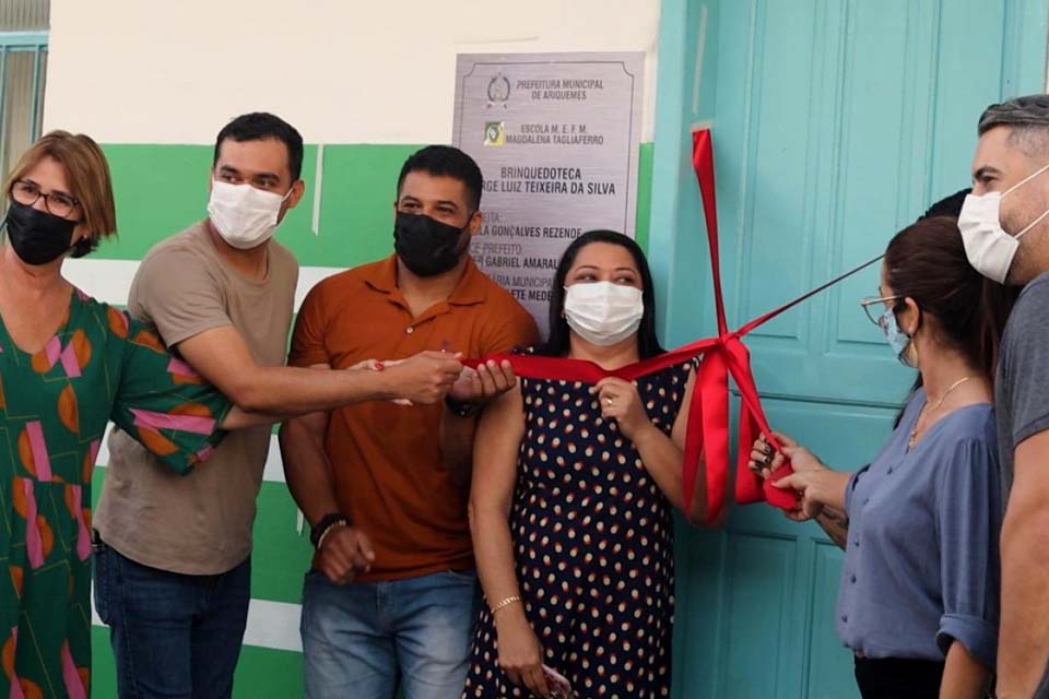 Prefeitura inaugura refeitório e brinquedoteca na Escola Magdalena Tagliaferro Prefeitura inaugura refeitório e brinquedoteca na Escola Magdalena Tagliaferro