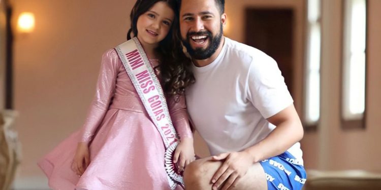 Mini pupila de Paulo Filho, Charlotte Moroni sonha com coroa nacional