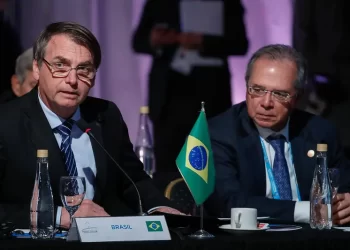Governo Federal vai antecipar 13º de aposentados e autorizar saque no FGTS