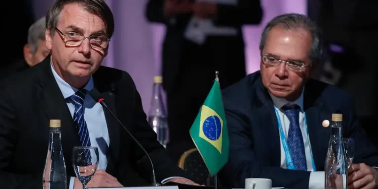 Governo Federal vai antecipar 13º de aposentados e autorizar saque no FGTS Governo Federal vai antecipar 13º de aposentados e autorizar saque no FGTS