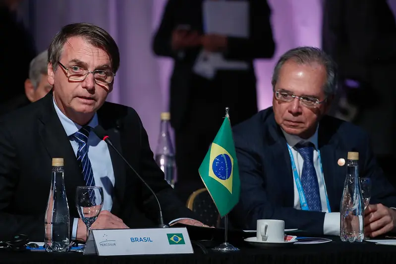 Governo Federal vai antecipar 13º de aposentados e autorizar saque no FGTS Governo Federal vai antecipar 13º de aposentados e autorizar saque no FGTS