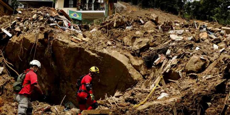 Sobe para 233 número de mortos pelas chuvas de fevereiro em Petrópolis Sobe para 233 número de mortos pelas chuvas de fevereiro em Petrópolis