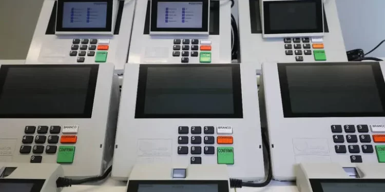 Termina hoje o prazo para que deputados federais e estaduais troquem de partido Termina hoje o prazo para que deputados federais e estaduais troquem de partido