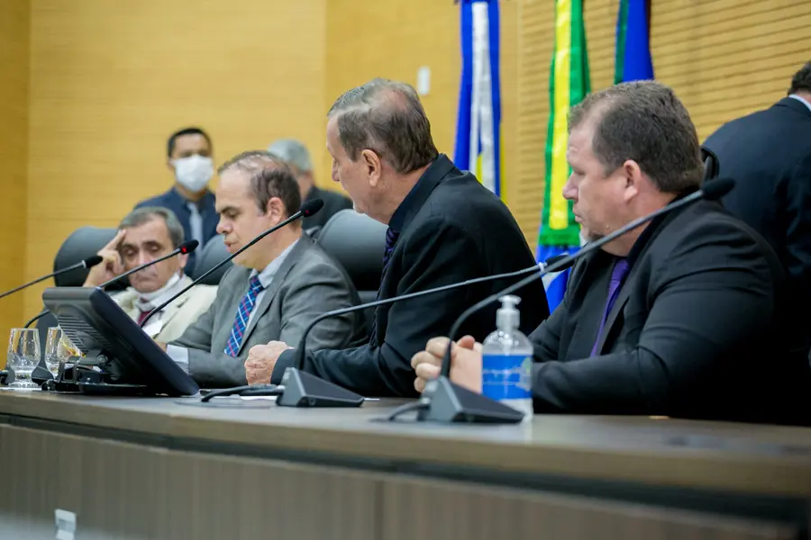 ALE/RO aprova Projeto de Lei que autoriza transferir recursos para salvar PCCR dos servidores da Idaron ALE/RO aprova Projeto de Lei que autoriza transferir recursos para salvar PCCR dos servidores da Idaron