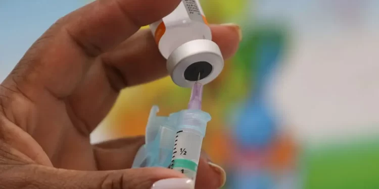 Vacinas usadas no Brasil elevam proteção contra reinfecções Vacinas usadas no Brasil elevam proteção contra reinfecções