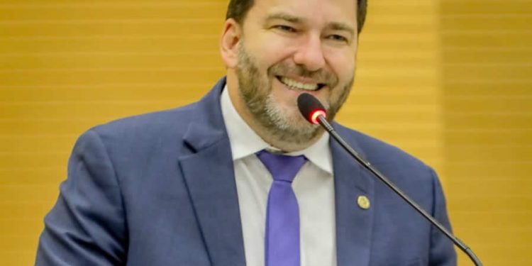 Alex Redano convida para audiência pública que irá debater a situação das rodovias federais em Rondônia Alex Redano convida para audiência pública que irá debater a situação das rodovias federais em Rondônia