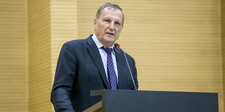 Governo promete enviar projeto de Redução do ICMS do bezerro