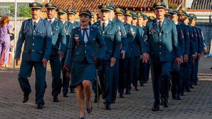 Corpo de Bombeiros passa a ter primeira mulher coronel; solenidade contou com promoção de oficiais e formatura de conclusão de curso Corpo de Bombeiros passa a ter primeira mulher coronel; solenidade contou com promoção de oficiais e formatura de conclusão de curso