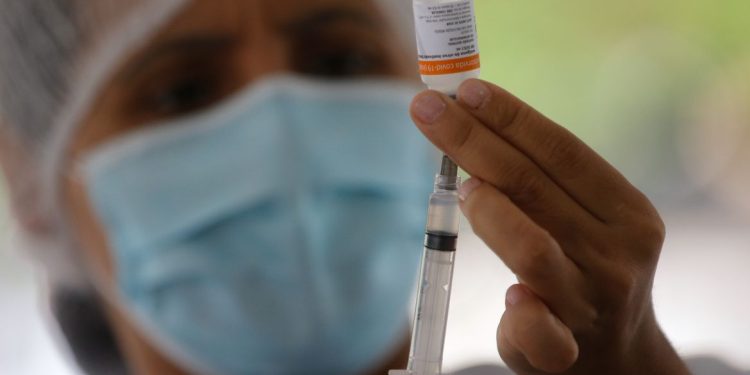 Fiocruz vê cenário favorável, mas alerta que pandemia não acabou