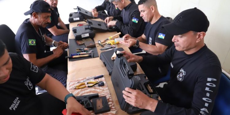 Policiais penais são capacitados com Curso de Armeiro Mecânico oferecido pelo Governo de Rondônia Policiais penais são capacitados com Curso de Armeiro Mecânico oferecido pelo Governo de Rondônia