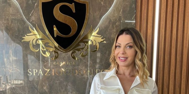 Sheila Mello prestigia coquetel de inauguração da Clínica Spazio Odonto em Guarulhos