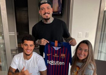 Tatuador de famosos, Viana, faz amizade com Philippe Coutinho após craque segui-lo em redes sociais