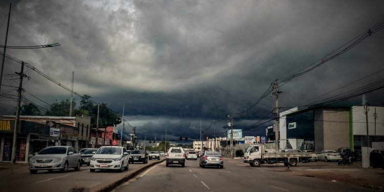 Frente fria de forte intensidade começa a atuar em Rondônia a partir de segunda-feira, diz Sipam