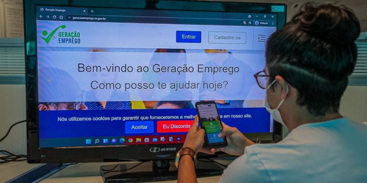 Rondônia se destaca como 2° melhor em saldo de empregos na região Norte Rondônia se destaca como 2° melhor em saldo de empregos na região Norte