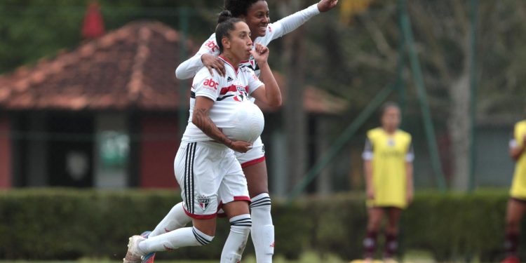 São Paulo F.C. – São Paulo vence a Ferroviária e encerra o semestre classificado São Paulo F.C. – São Paulo vence a Ferroviária e encerra o semestre classificado