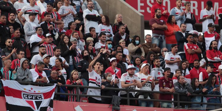 São Paulo F.C. – Tricolor recebe o Palmeiras pelo Brasileirão São Paulo F.C. – Tricolor recebe o Palmeiras pelo Brasileirão