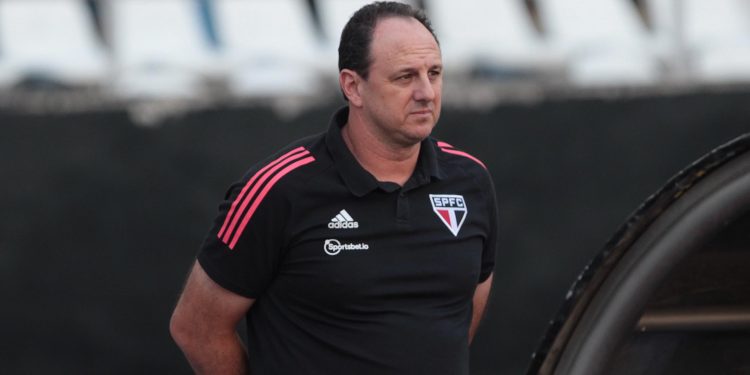 São Paulo F.C. – Entrevista coletiva no Nilton Santos: Rogério Ceni São Paulo F.C. – Entrevista coletiva no Nilton Santos: Rogério Ceni