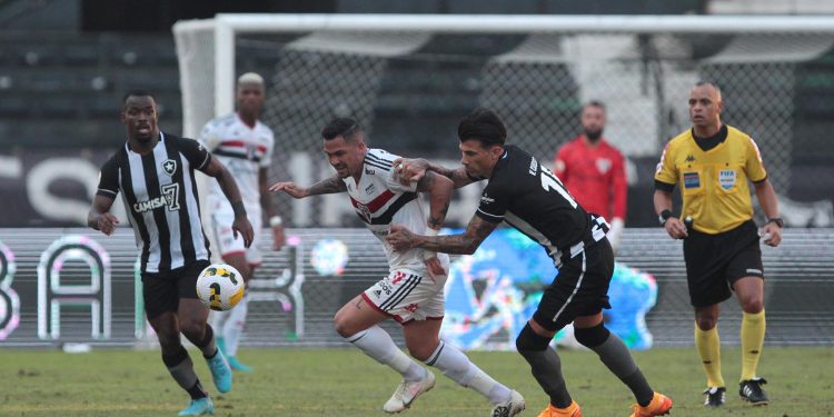São Paulo F.C. – São Paulo é derrotado pelo Botafogo no Brasileirão São Paulo F.C. – São Paulo é derrotado pelo Botafogo no Brasileirão