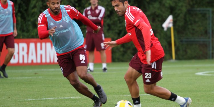 São Paulo F.C. – Tricolor retorna e já treina para receber o América-MG São Paulo F.C. – Tricolor retorna e já treina para receber o América-MG
