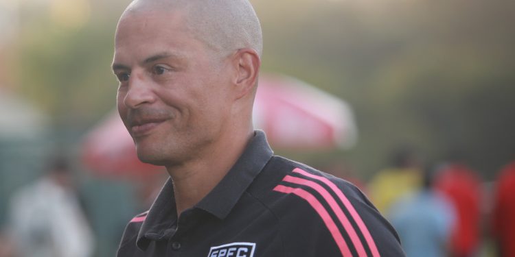 São Paulo F.C. – Alex destaca classificação antecipada no Paulista Sub-20 São Paulo F.C. – Alex destaca classificação antecipada no Paulista Sub-20