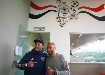 São Paulo F.C. – Lucas Moura visita o CFA Laudo Natel