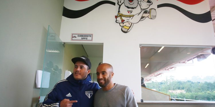 São Paulo F.C. – Lucas Moura visita o CFA Laudo Natel São Paulo F.C. – Lucas Moura visita o CFA Laudo Natel