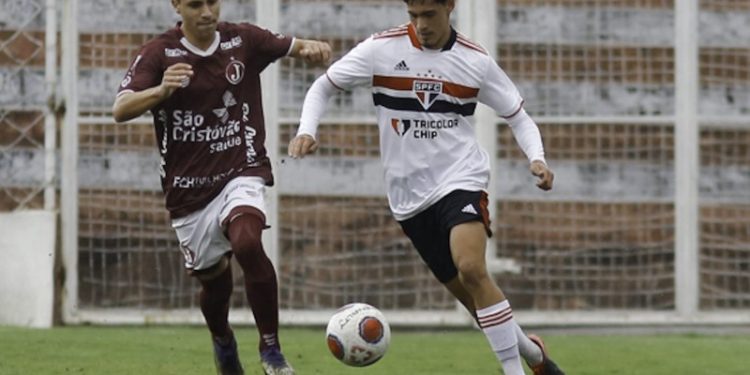 São Paulo F.C. – Sub-20 derrota o Juventus e dispara na liderança do Paulista