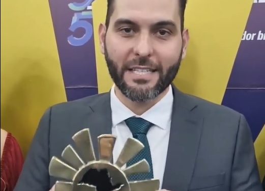 Rômulo Rippa vence o Prêmio Sebrae Prefeito Empreendedor 2022 para Porto Ferreira Rômulo Rippa vence o Prêmio Sebrae Prefeito Empreendedor 2022 para Porto Ferreira
