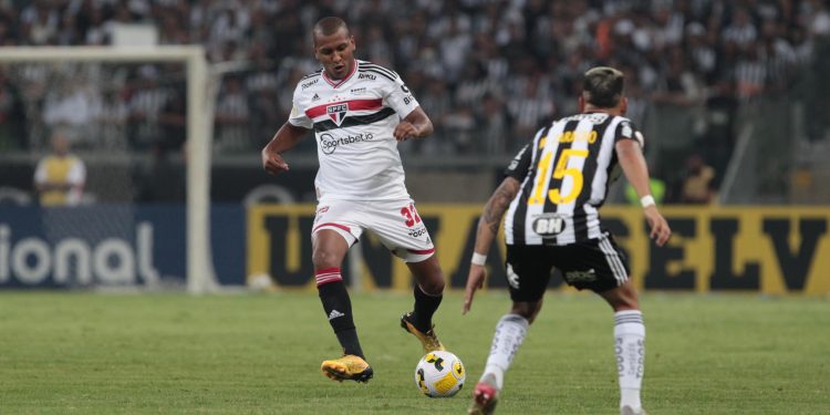 São Paulo F.C. – Luizão estreia no Brasileirão com elogios de Ceni e Miranda São Paulo F.C. – Luizão estreia no Brasileirão com elogios de Ceni e Miranda