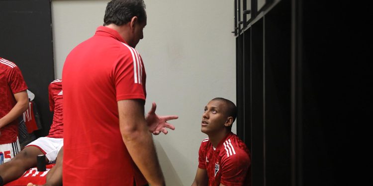 São Paulo F.C. – SPFCtv: bastidores de Atlético-MG 0 x 0 São Paulo São Paulo F.C. – SPFCtv: bastidores de Atlético-MG 0 x 0 São Paulo