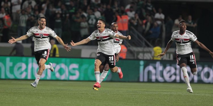 São Paulo F.C. – Tricolor elimina o Palmeiras na Copa do Brasil São Paulo F.C. – Tricolor elimina o Palmeiras na Copa do Brasil