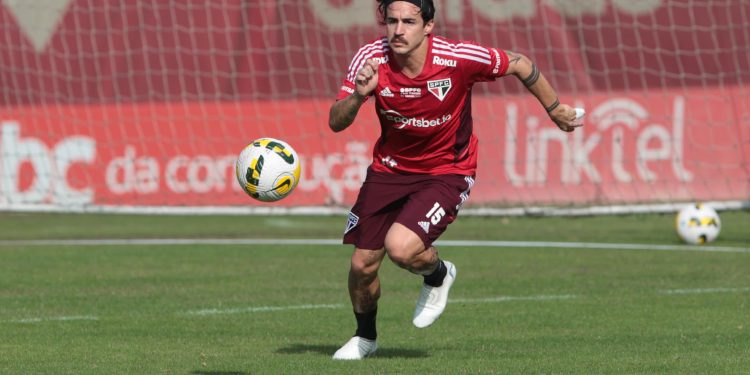 São Paulo F.C. – Elenco se reapresenta e treina para visitar o Internacional São Paulo F.C. – Elenco se reapresenta e treina para visitar o Internacional